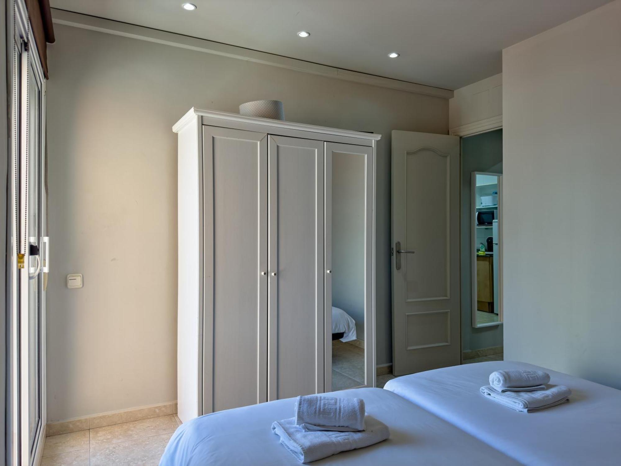 Stay U-Nique Apartments Torre Damians Барселона Екстериор снимка