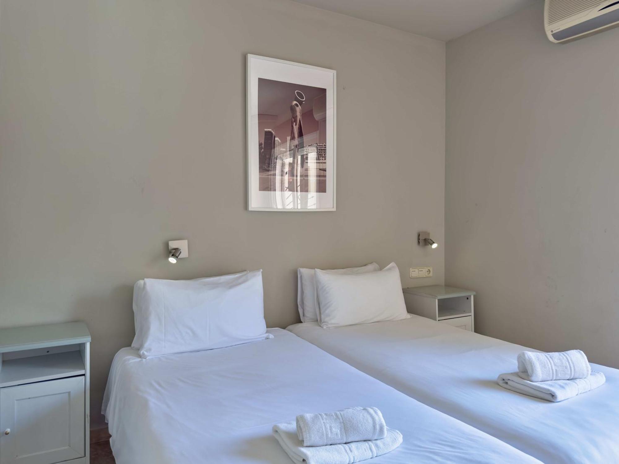 Stay U-Nique Apartments Torre Damians Барселона Екстериор снимка