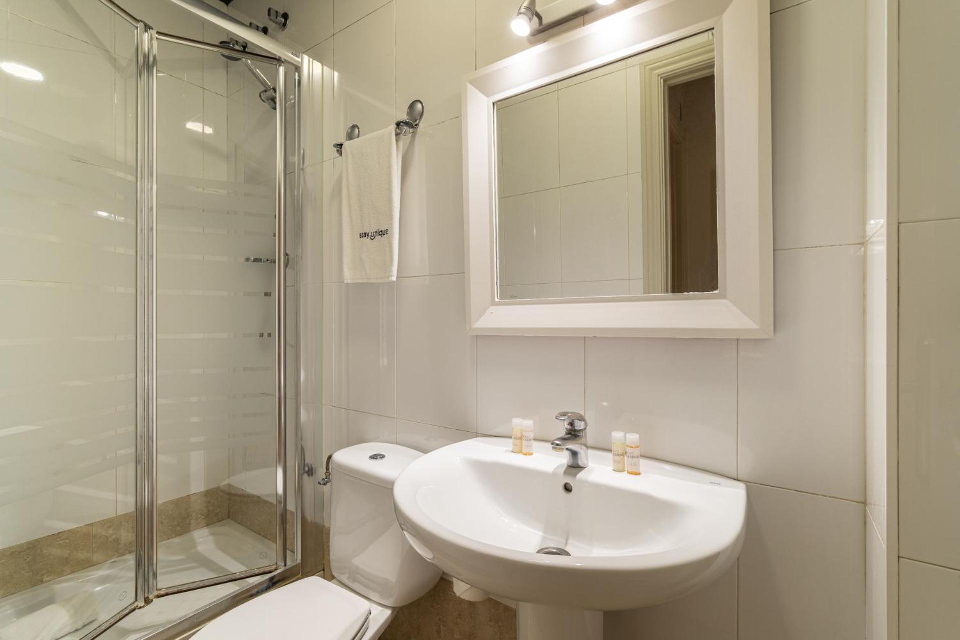 Stay U-Nique Apartments Torre Damians Барселона Екстериор снимка
