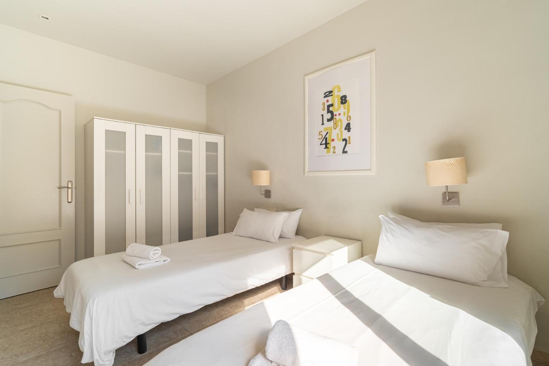 Stay U-Nique Apartments Torre Damians Барселона Екстериор снимка