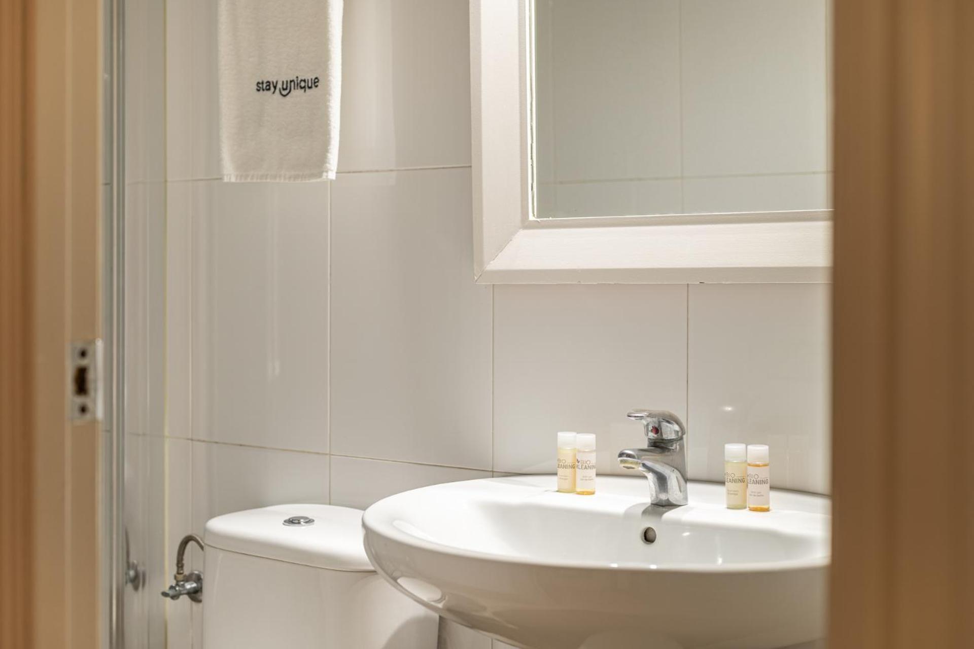Stay U-Nique Apartments Torre Damians Барселона Екстериор снимка