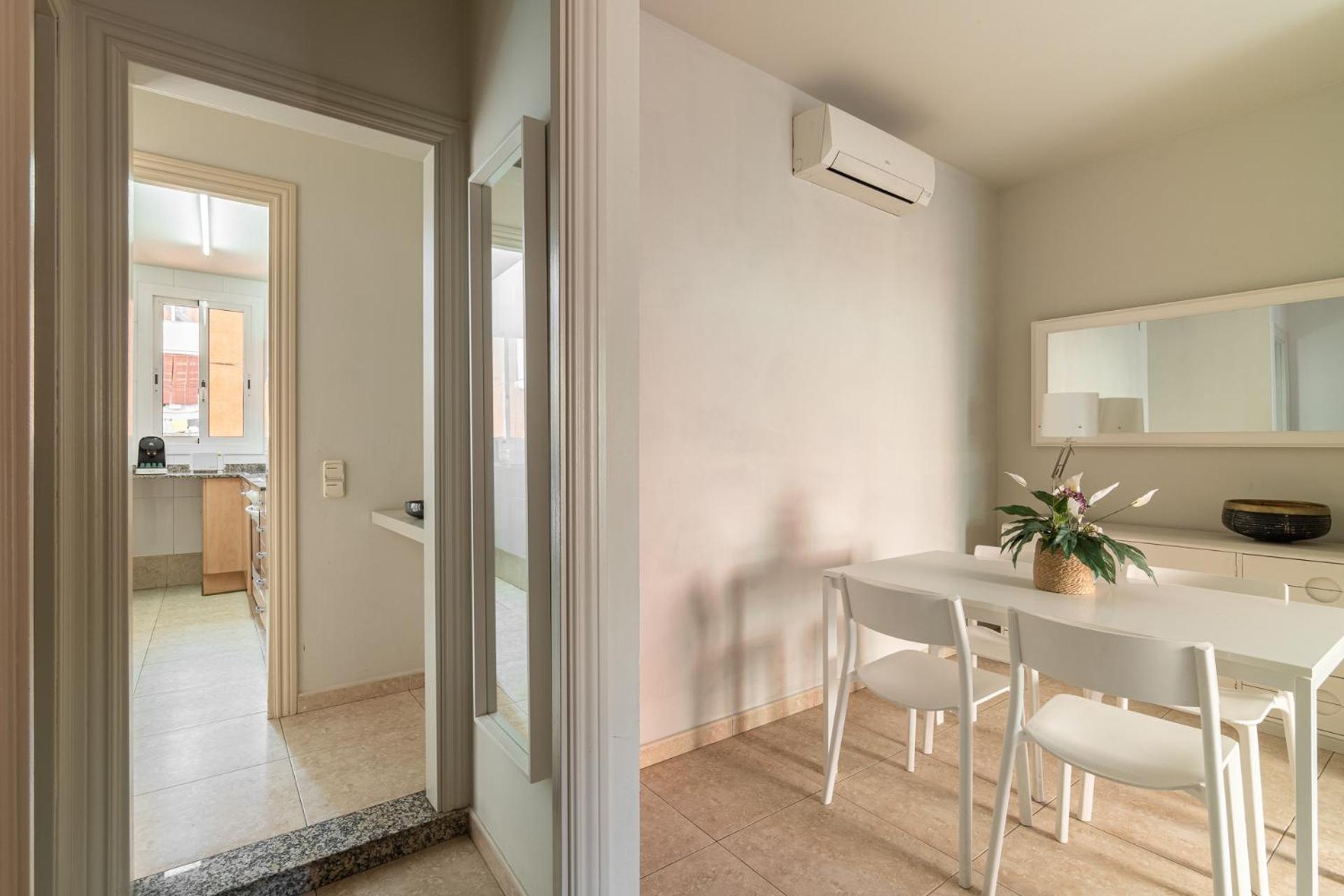 Stay U-Nique Apartments Torre Damians Барселона Екстериор снимка