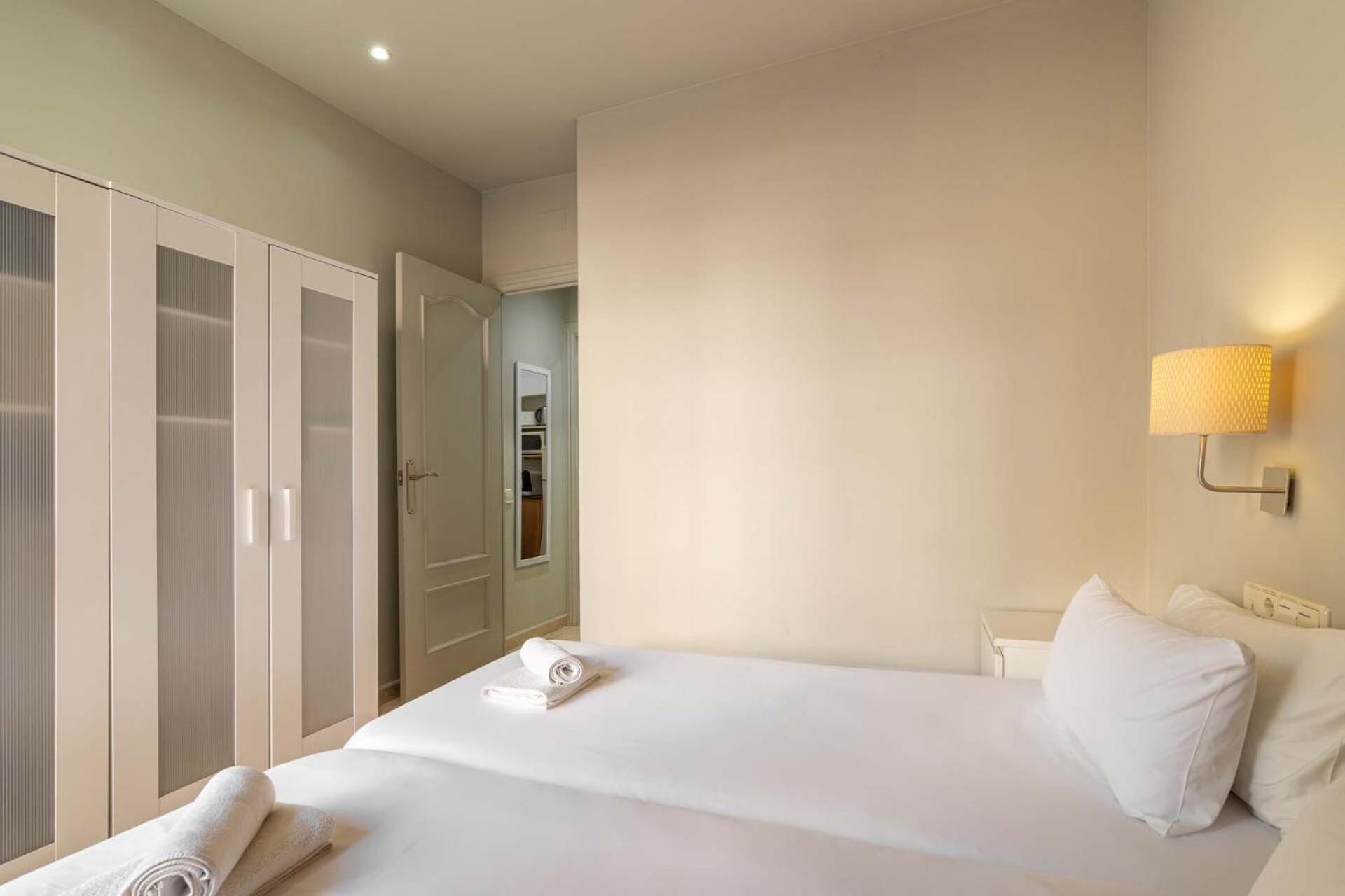 Stay U-Nique Apartments Torre Damians Барселона Екстериор снимка