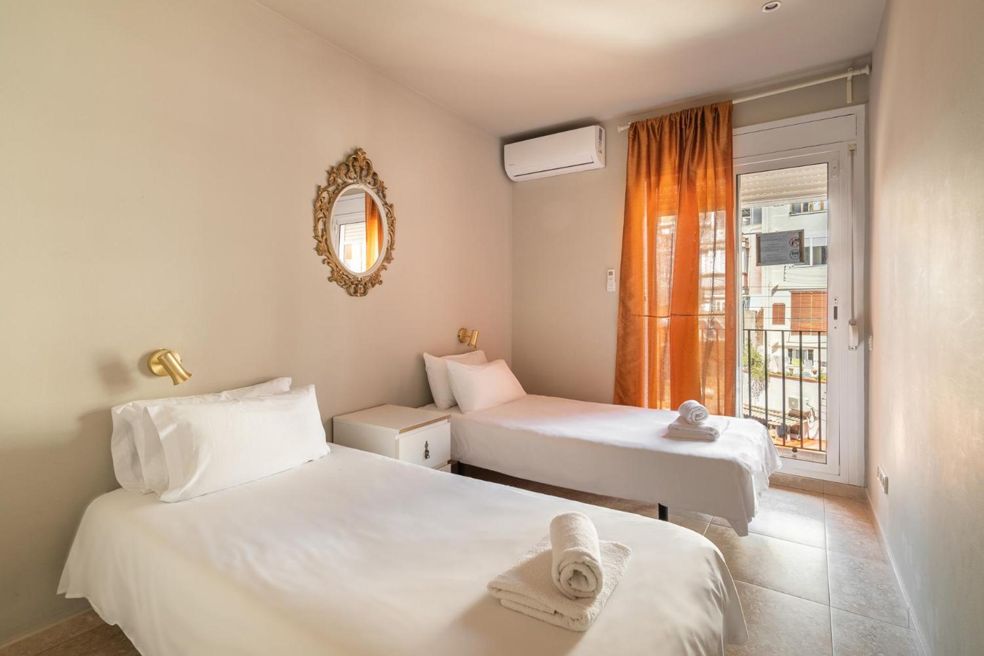 Stay U-Nique Apartments Torre Damians Барселона Екстериор снимка
